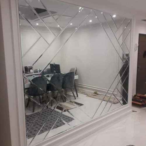 طراحی واجرای انواع آینه کاری دکواسیون اداری ومنزل.